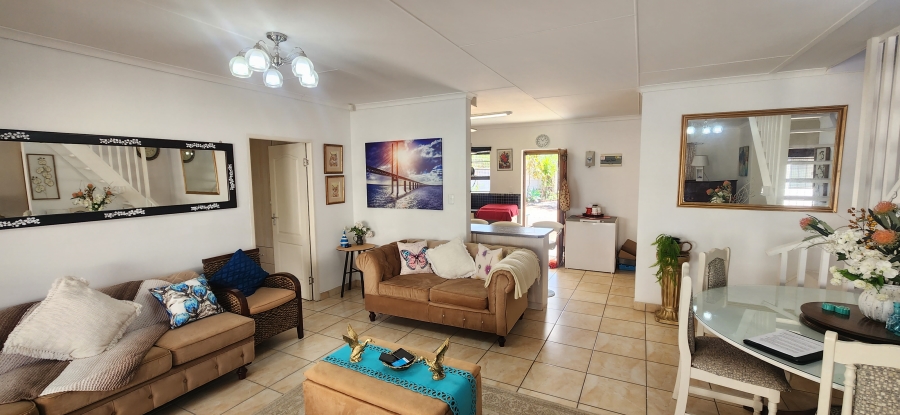 6 Bedroom Property for Sale in Dana Bay Western Cape